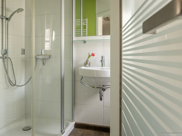 Wohnhaus Bad am Schlafzimmer