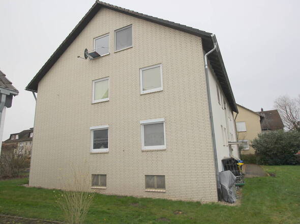 Ostseite mit Zuwegung zum Eingangsbereich