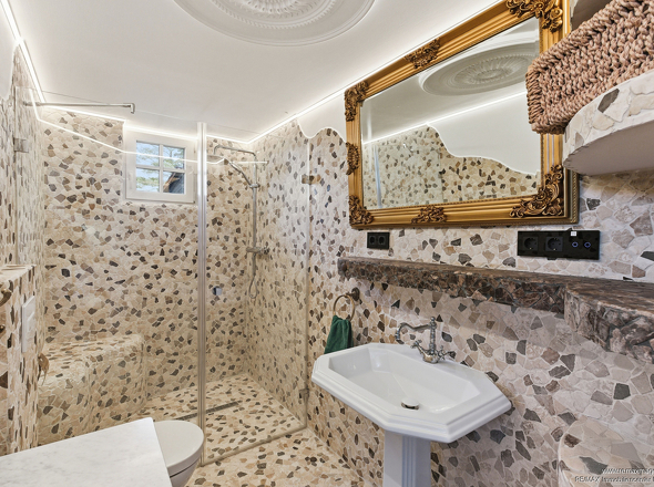 Tageslichtbad mit Dusche