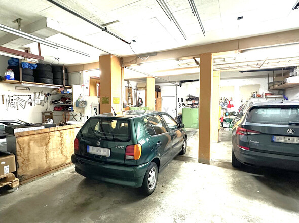 Garage mit zwei Stellplätzen hintereinander