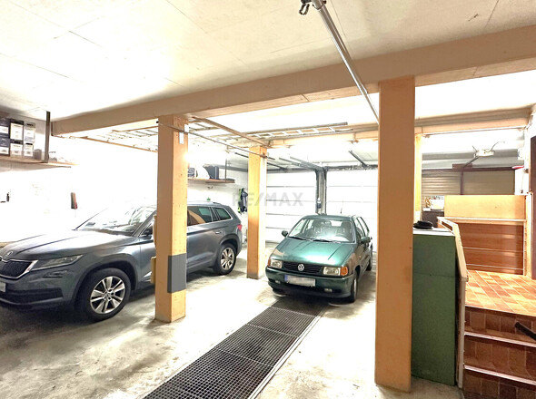 Garage mit zwei Stellplätzen hintereinander