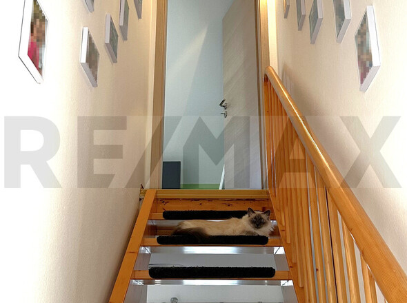 Treppe zum Zimmer im Dachgeschoss