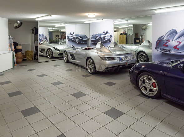 Garage mit 4 Stellplätzen