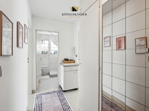 Flur mit Einbauschrank