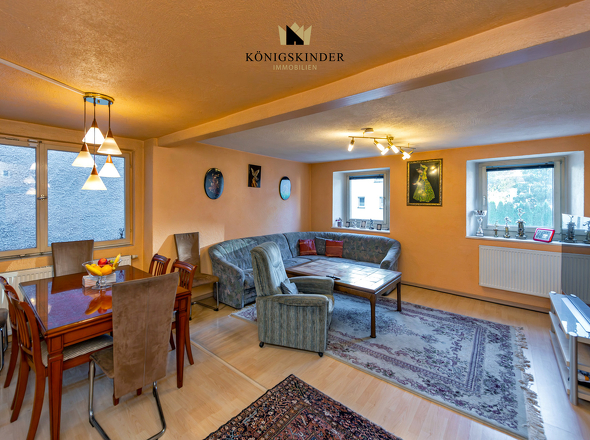 ...mit dem offenen, gemütlichen Essplatz