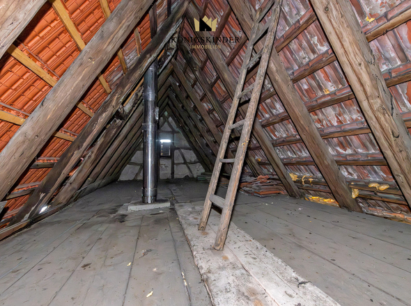 ...bis hoch in die Dachspitze