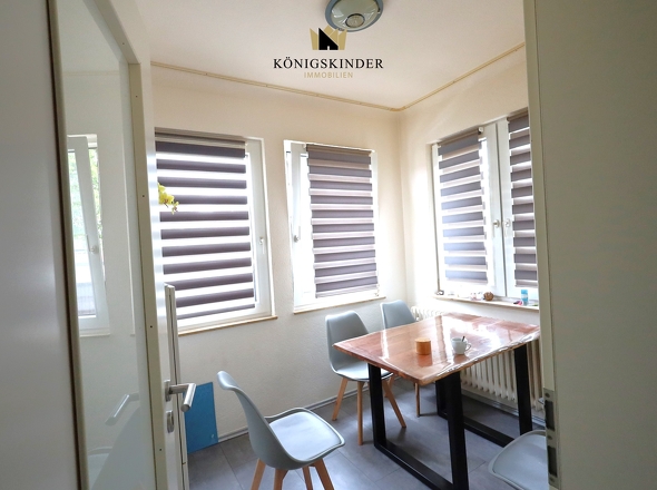 das Erkerzimmer im Erdgeschoss