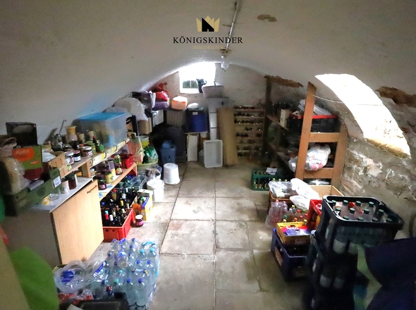 ...und daneben das Kellergewölbe...