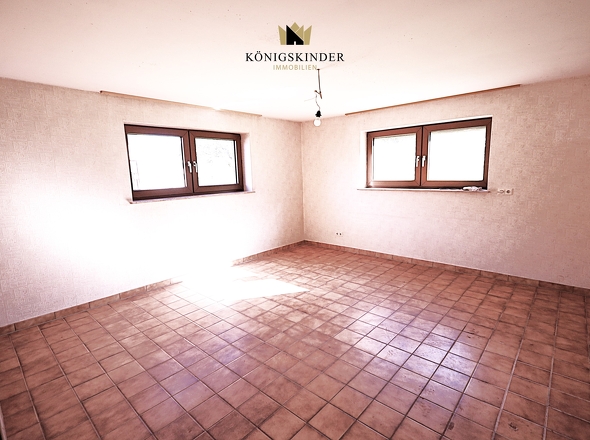 mit einem Wohnraum...