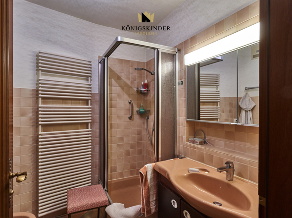 sehr bequem: das Duschbad direkt daneben