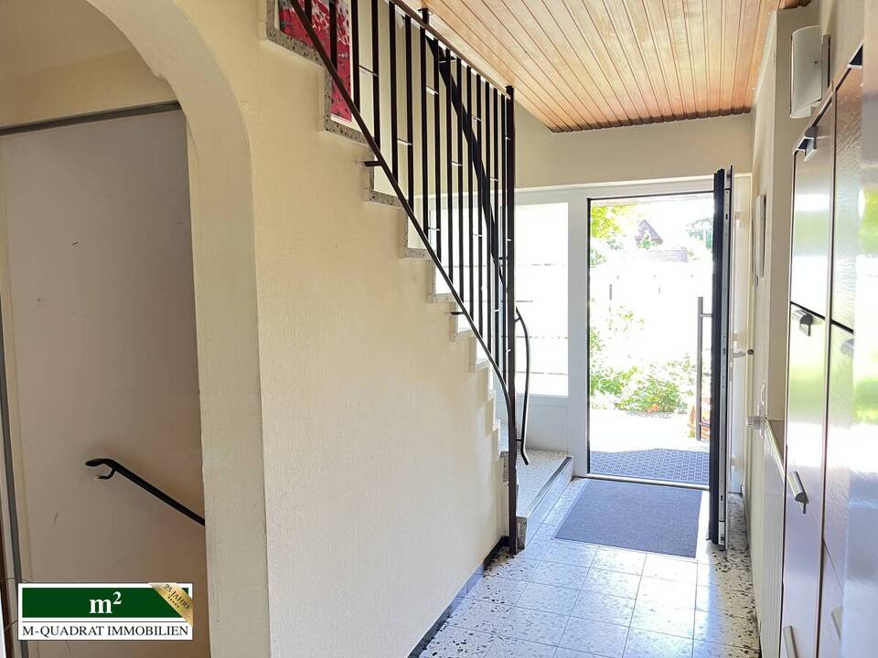 Diele mit Kellerzugang
