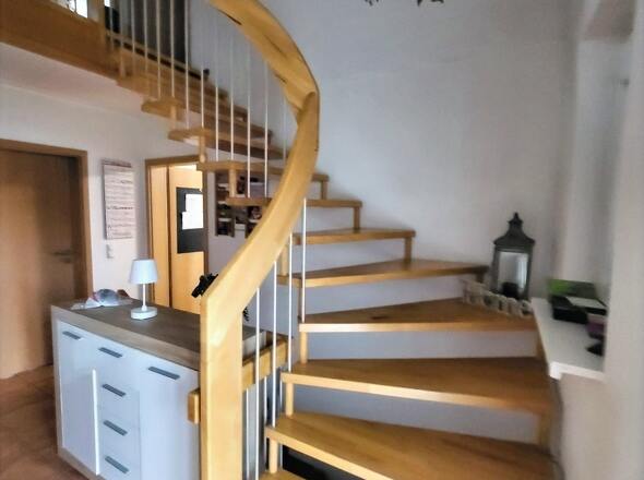 Flur mit Treppenhaus