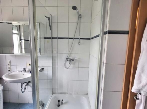 Dusche natürlich inklusive