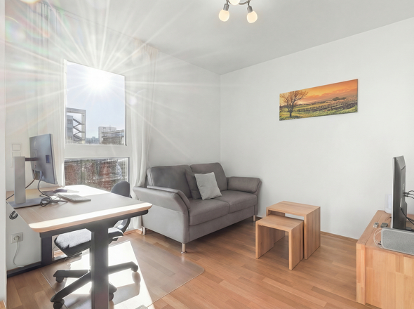 Lichterfülltes Wohnzimmer