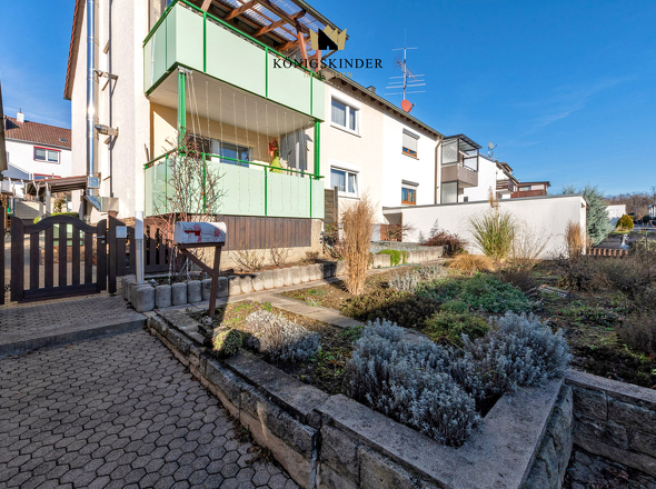 Hausansicht Vorgarten