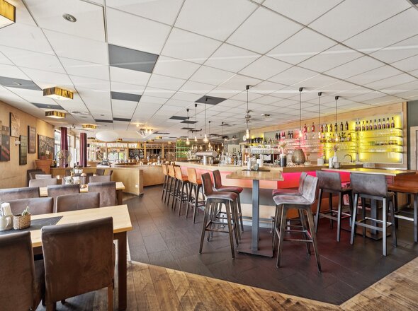 backbone_551651-A_004_WEB