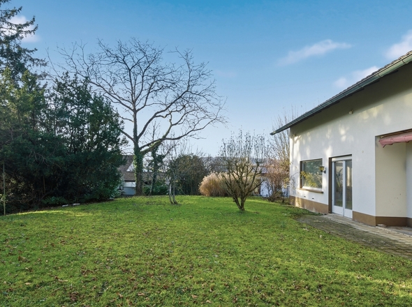 Großzügiger Garten