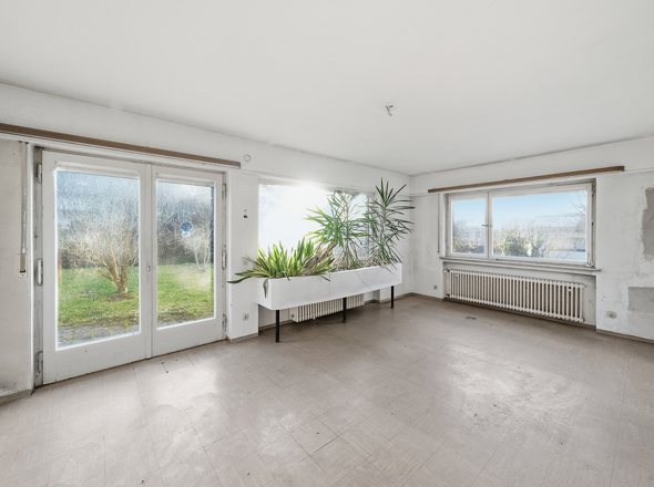 EG - Wohnzimmer mit Zugang zur Terrasse