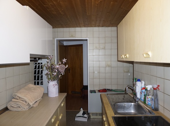 Untergeschoss Küche mit Einbauküche