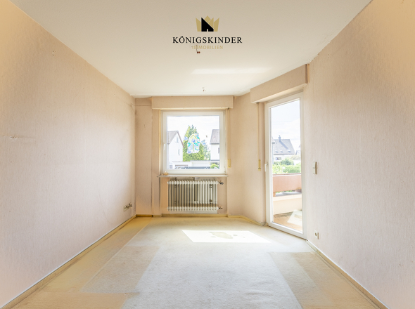 Helles Zimmer mit Gestaltungsspielraum und direktem Zugang zum Balkon