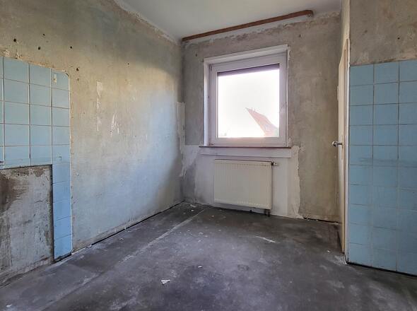 Küche mit Speisekammer