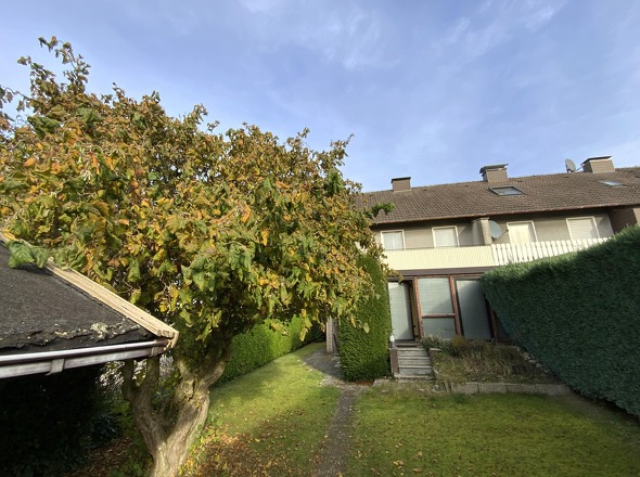 Blick vom Garten auf die Hinteransicht