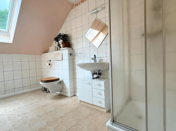 Badezimmer im Obergeschoss 