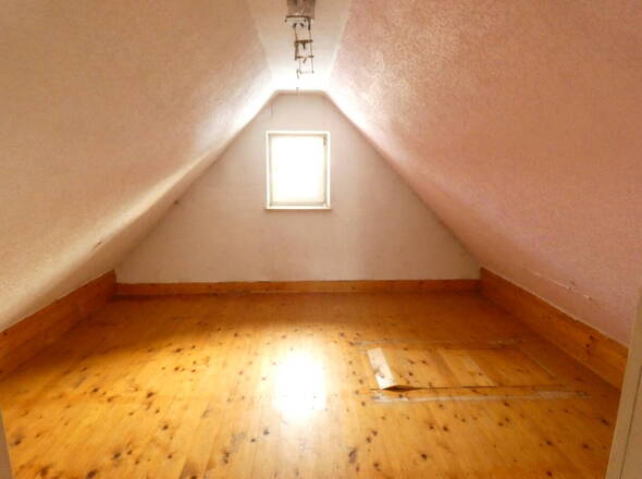 Spitzboden Raum II