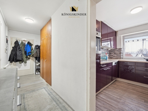 Blick Richtung Flur und Küche