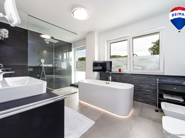 RE/MAX Immobilien DeLux