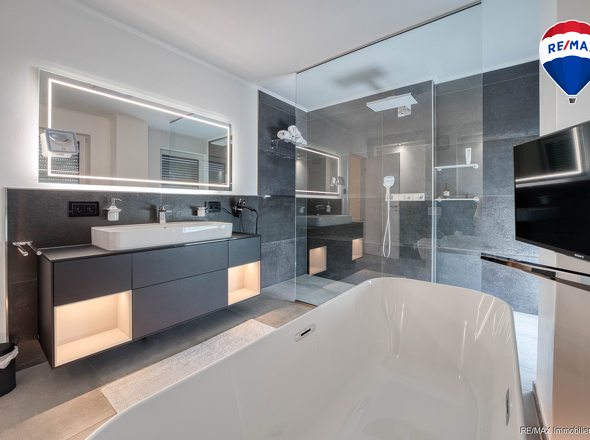 RE/MAX Immobilien DeLux