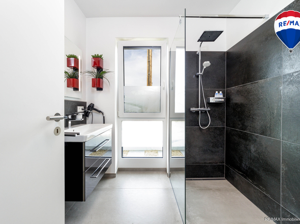 RE/MAX Immobilien DeLux