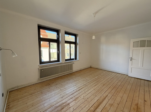 Gut zu möblierendes Schlafzimmer