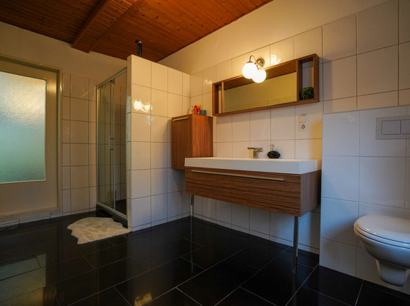 Badezimmer Erdgecshoss 2