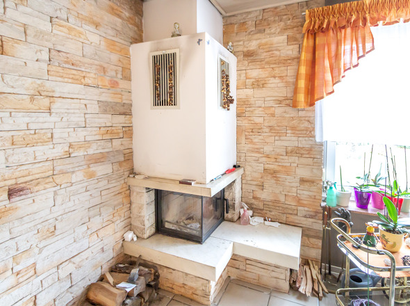 Moderner Kamin im Wohnzimmer