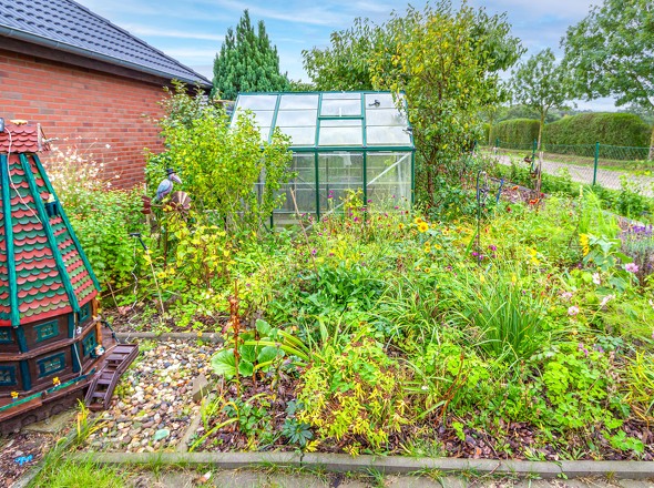 Gewächshaus im Garten