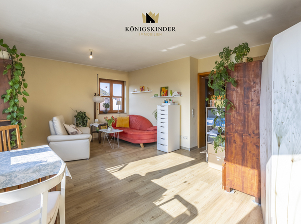 Moderner Wohn- und Essbereich mit viel Platz