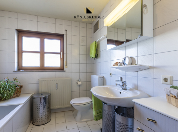 Modernes Tageslichtbad- Funktionalität trifft Wohlfühlatmosphäre