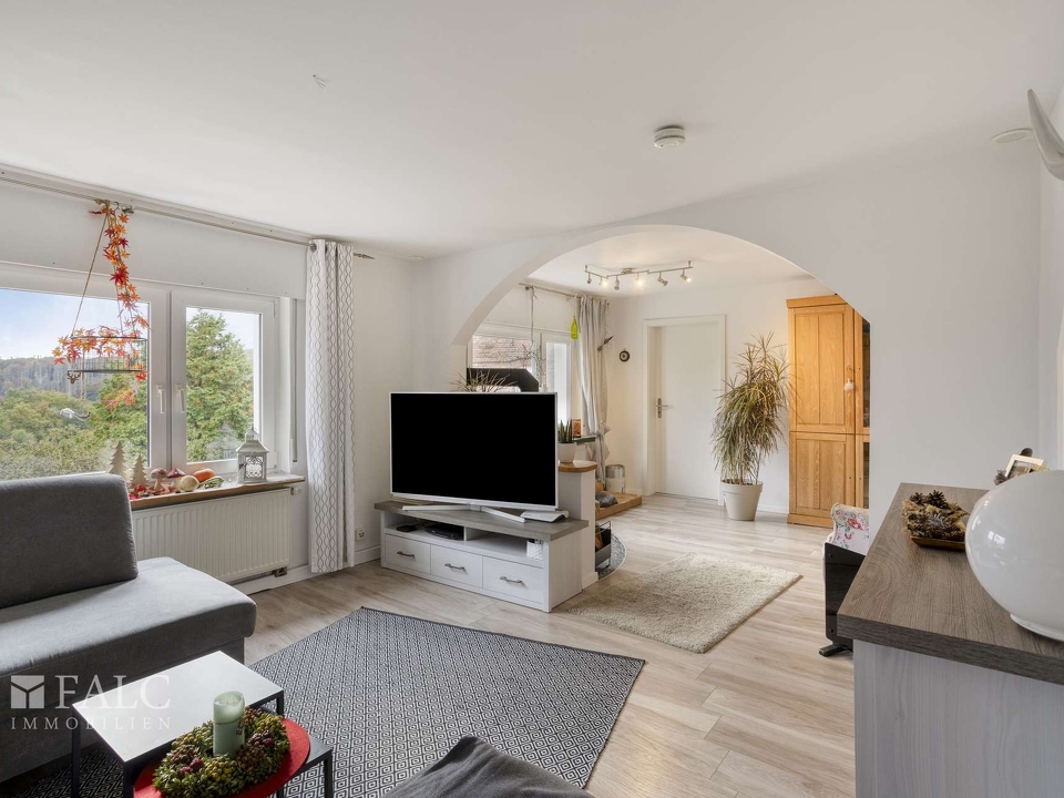 Wohnzimmer (Hauptwohnung)