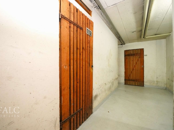 Zu den Kellerräumen