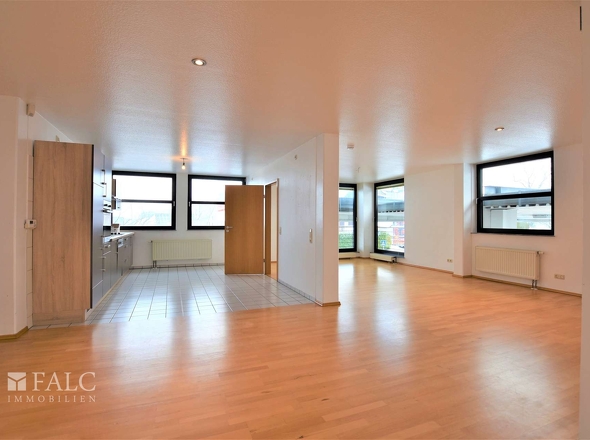 Küche - Essbereich - Büro