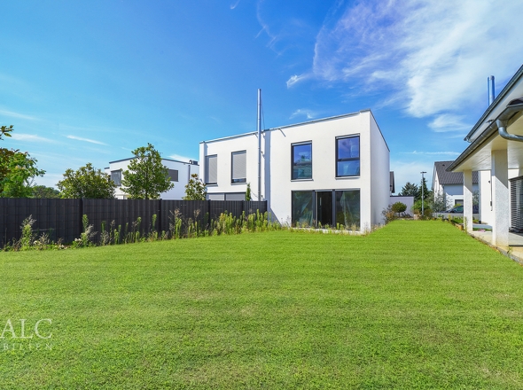 Großzügiger Garten (Vis.)