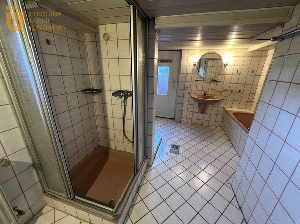 Badezimmer KG