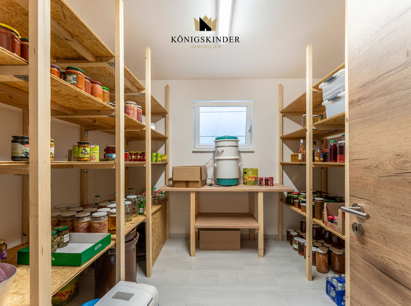 ...neben dem Vorratsraum...