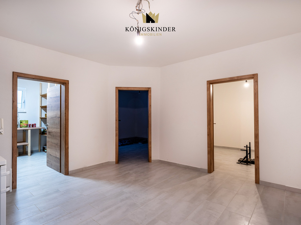 ...es gibt noch mehr Räume im Keller.