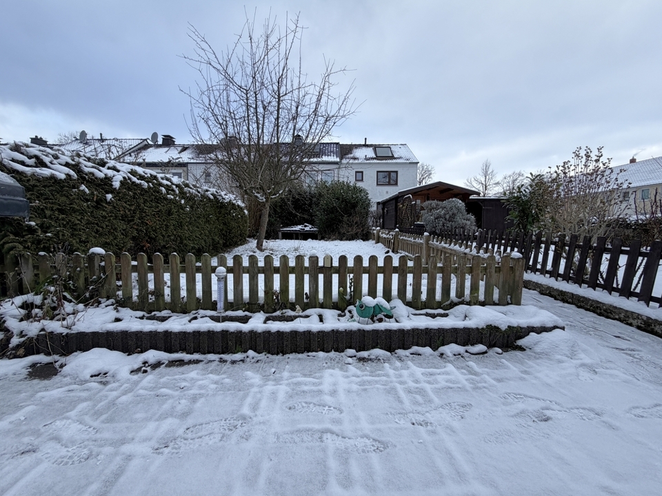 Terrasse + schnuckeliges Grundstück