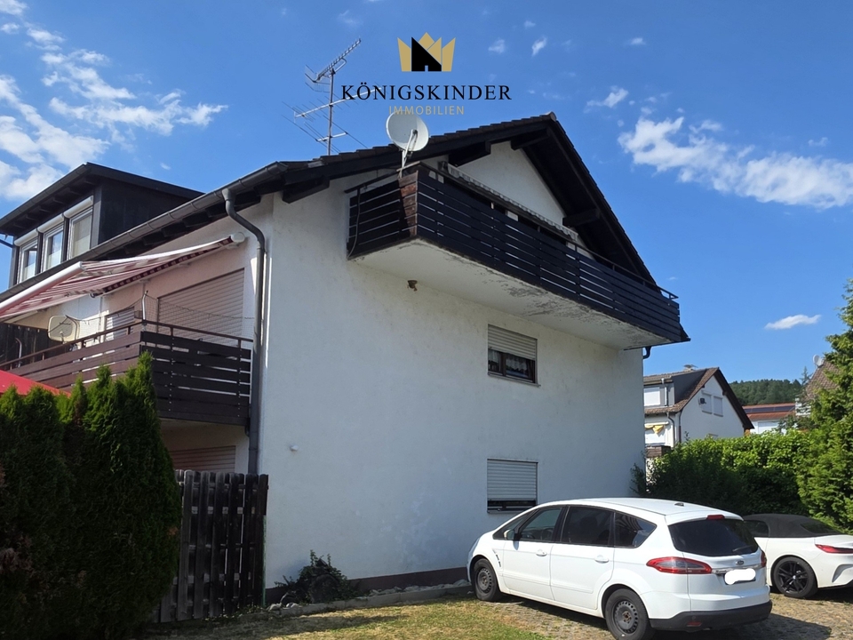 Ansicht mit Stellplätzen