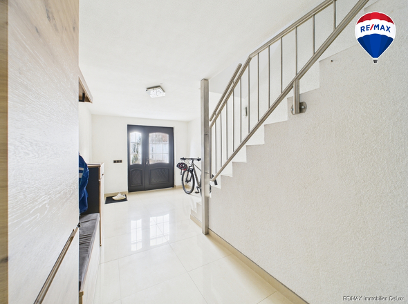 REMAX Immobilien DeLux Einfamilienhaus  Bebelsheim Diele Mark Borowicz