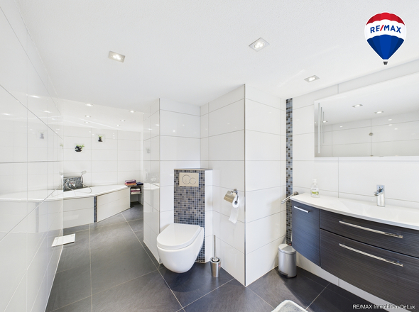 REMAX Immobilien DeLux Einfamilienhaus  Bebelsheim Bad Mark Borowicz