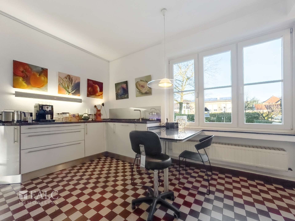 mit Blick in den Garten